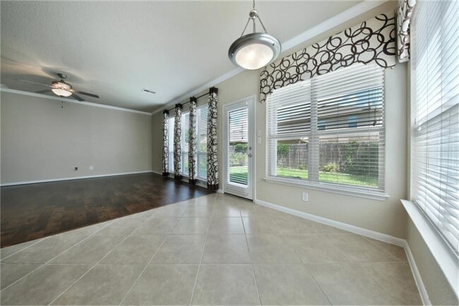 Building Photo - 139 Sweet Leaf Grove Ln