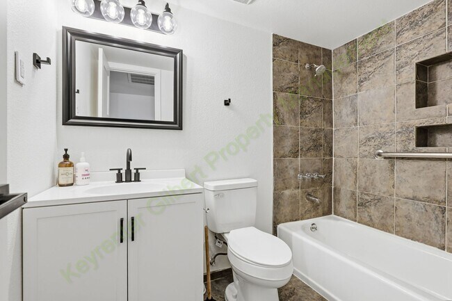 Building Photo - Updated South Scottsdale Gem Near Old Town – No HOA!