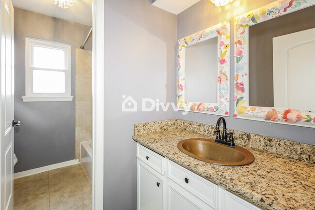 Building Photo - 8927 Pine Shores Dr, Humble, TX 77346