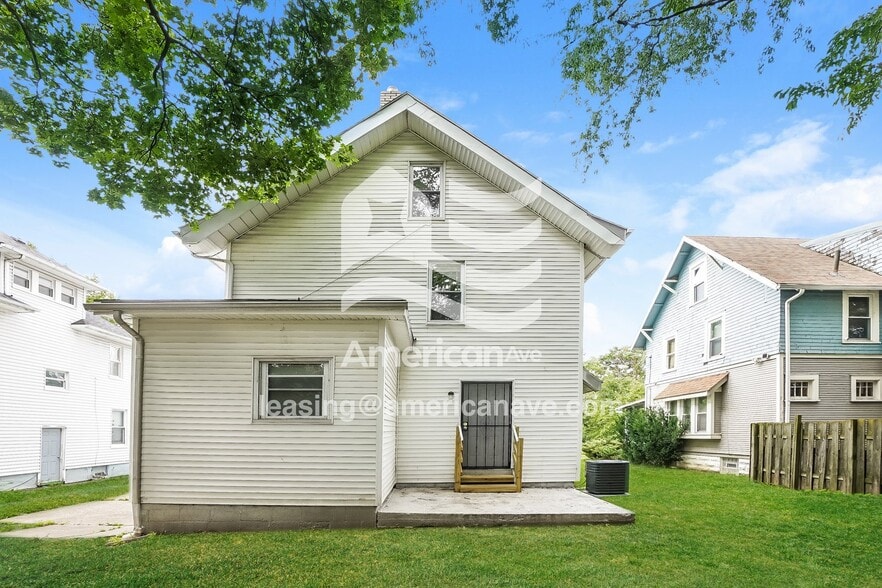 Building Photo - 128 Hollinger Ave