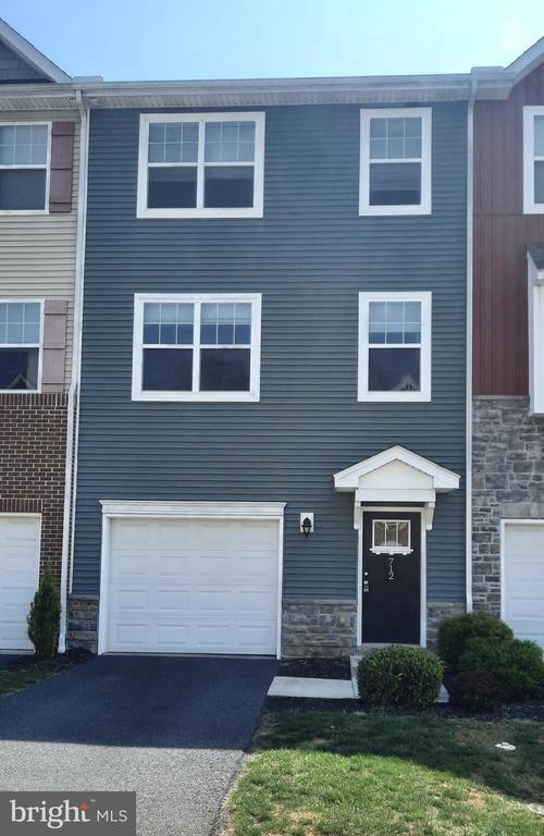 Building Photo - 712 Admiral's Quay Dr