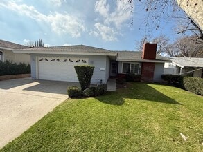 Building Photo - Charming Single-Story 3-Bedroom Home in Newhall!