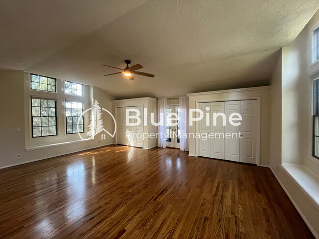 Building Photo - 3267 Merlin Dr