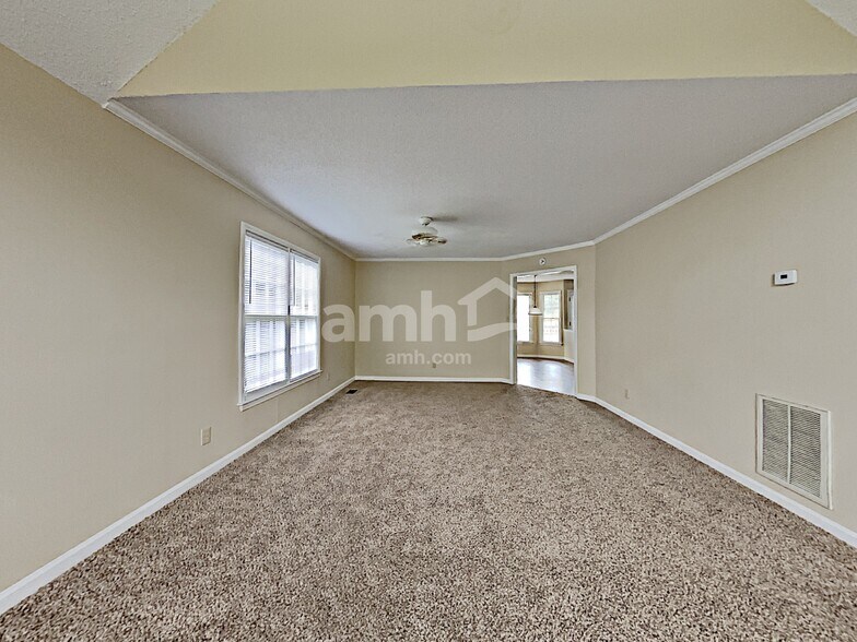 Building Photo - 1300 Summit Point Ln