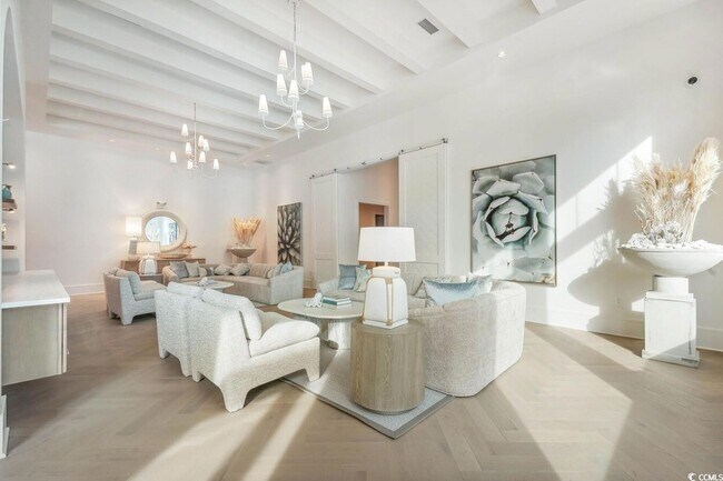 Building Photo - 331 Pickwick Dr