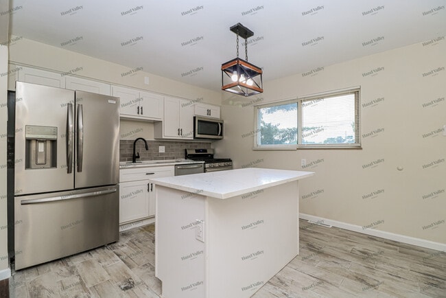 Building Photo - 8787 Boyce Pl