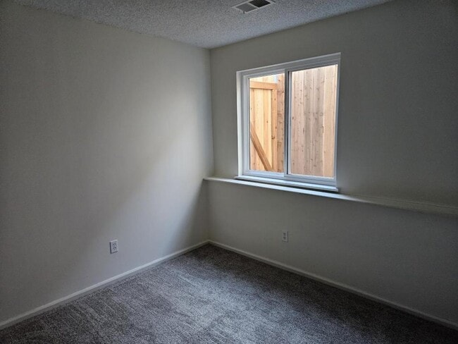 Building Photo - 1614 18th Ave