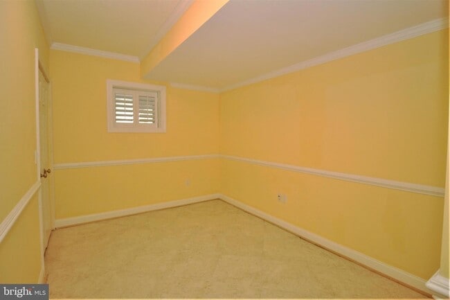 Building Photo - 5905 Lone Oak Dr