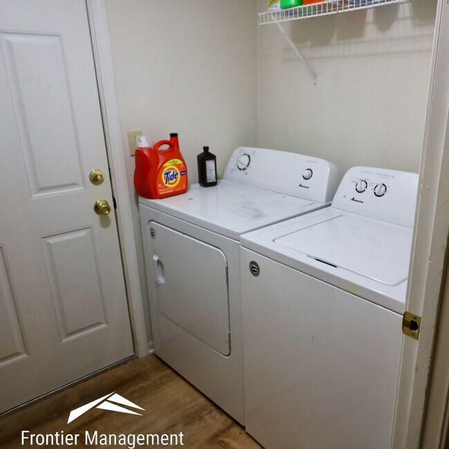 Building Photo - 614/616 Thurston