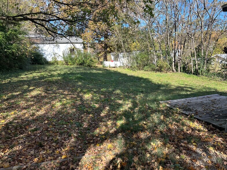 Building Photo - 214 Poplar St