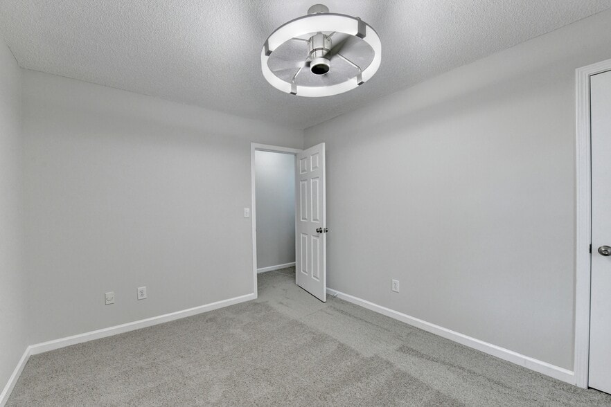 Building Photo - 3415 Oxwell Dr