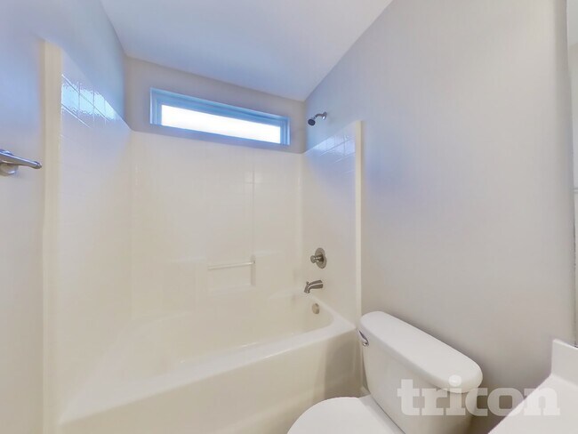 Building Photo - 825 Old Forester Ln