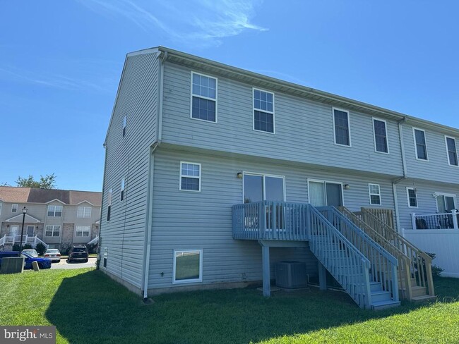 Building Photo - 132 Rosie Dr