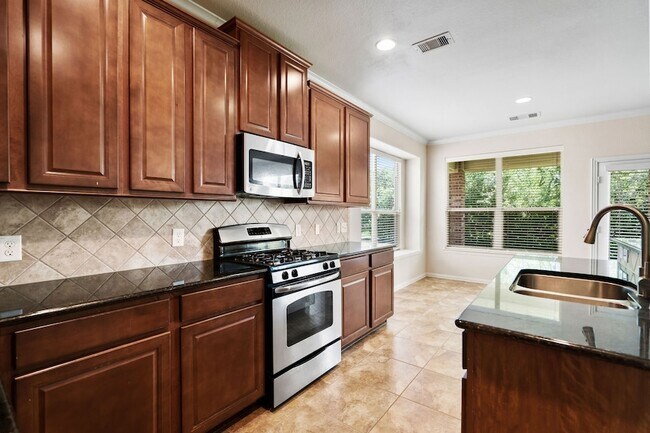 Building Photo - 46 Black Swan Ct
