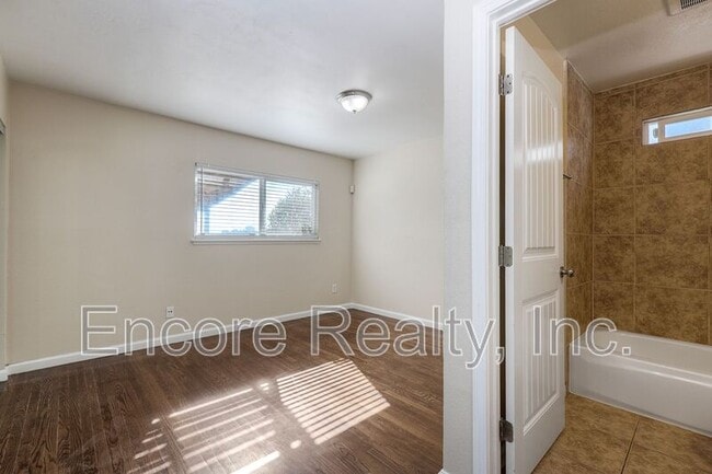 Building Photo - 6135 Chadwick Ave