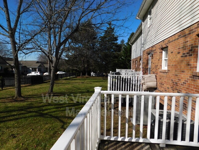 Building Photo - 219 Cardinal Wy