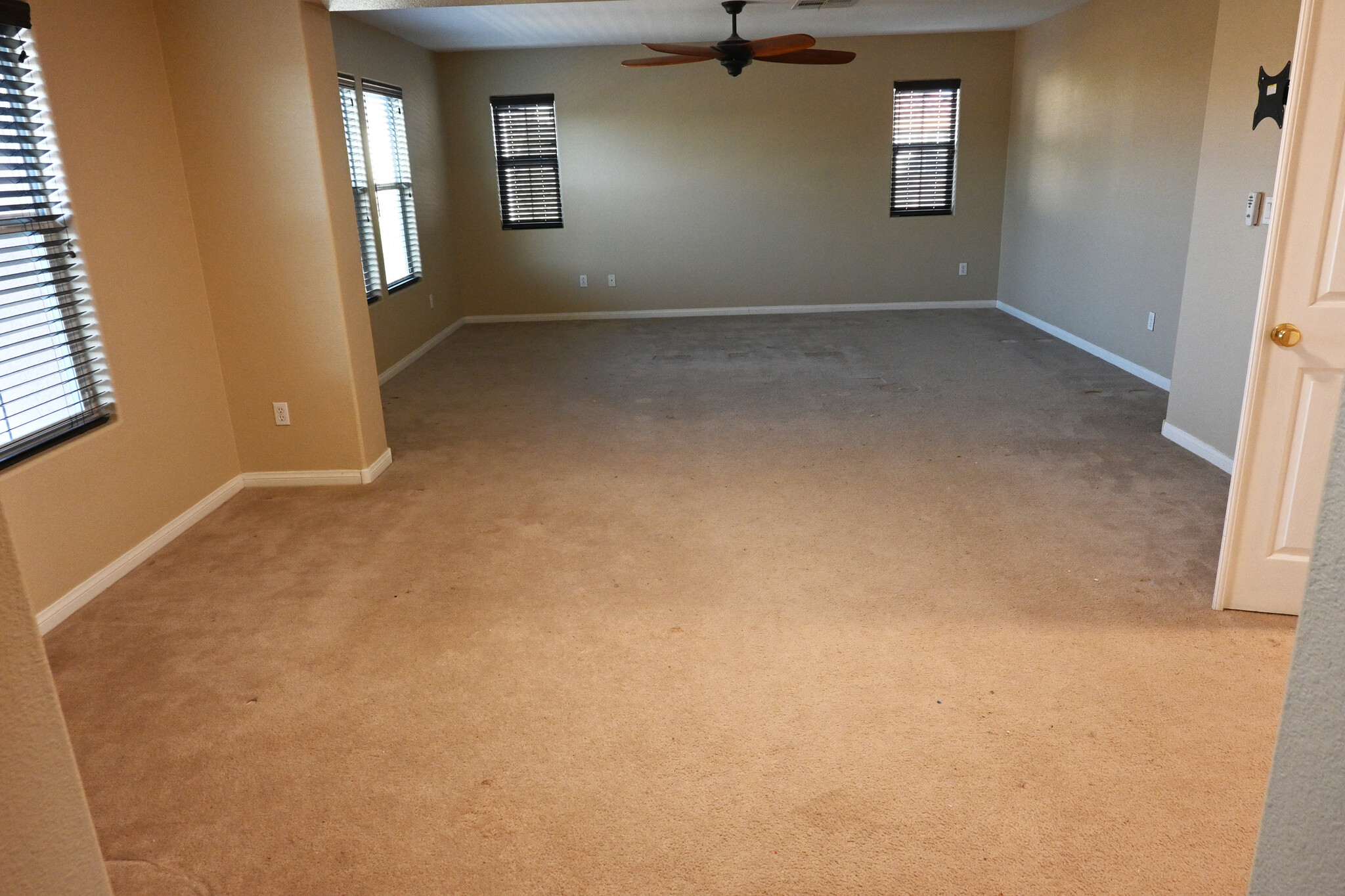 Huge Master Bedroom.. - 3204 Villa Pisani Ct