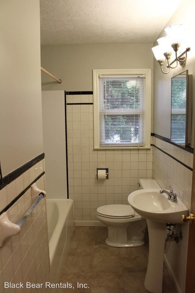 Building Photo - 3 br, 2 bath House - 29 Wentworth Ave
