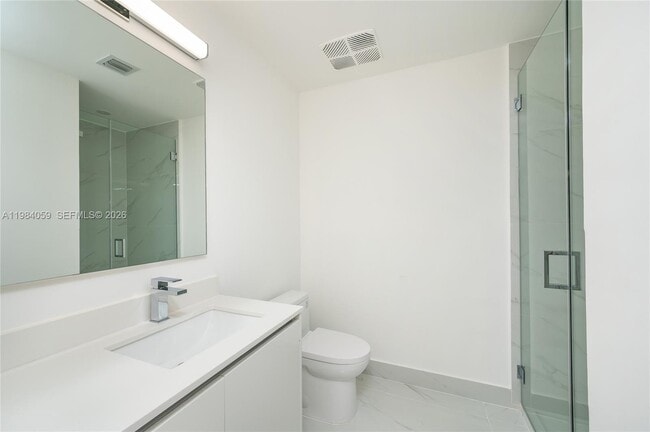 Building Photo - 700 NE 24th St