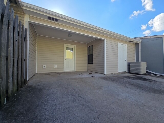 Building Photo - 2904 McDonald Dr SW