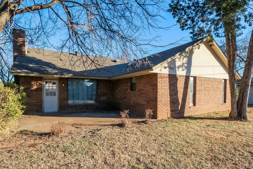 Building Photo - 2917 Greenfield Dr