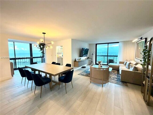 Building Photo - 2333 Brickell Ave