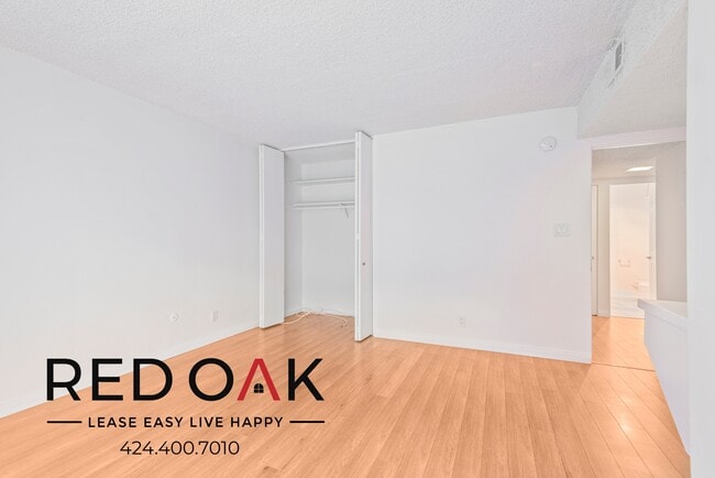 Building Photo - 511 N Kenmore Ave