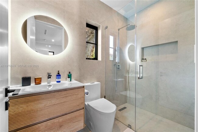 Building Photo - 2015 Country Club Prado