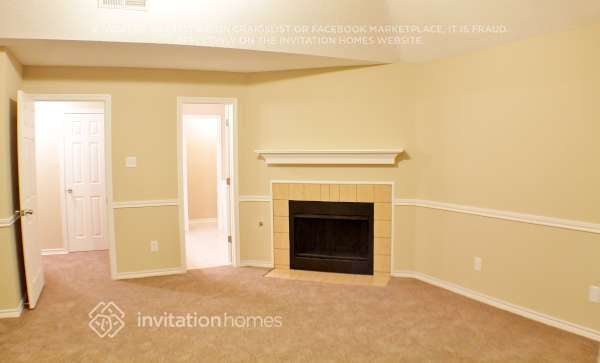 Building Photo - 1633 Summers Dr