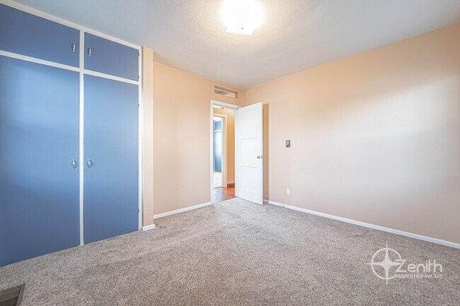 Building Photo - 2502 Fairmount Ave