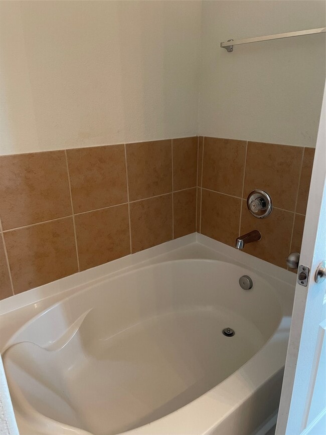 Building Photo - 2522 Bedrock Ln