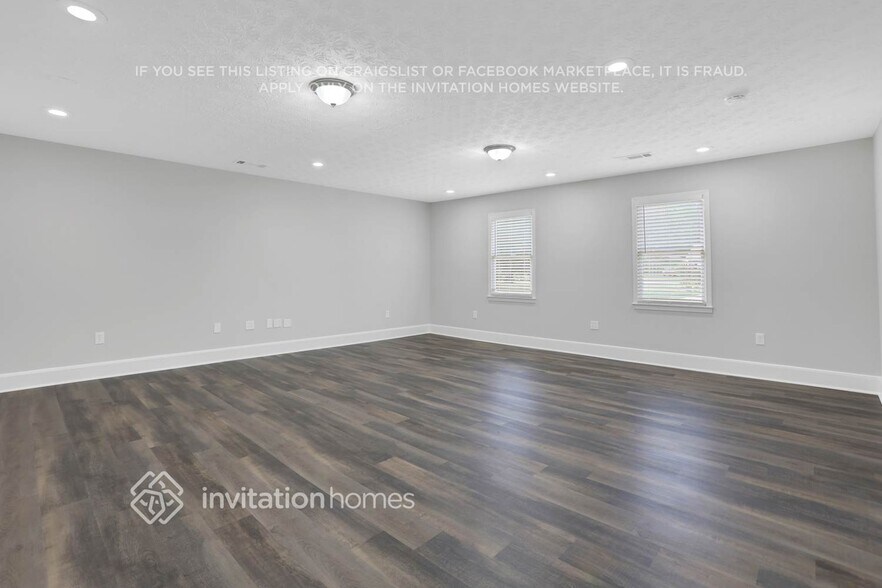 Building Photo - 25 Holly Creek Dr