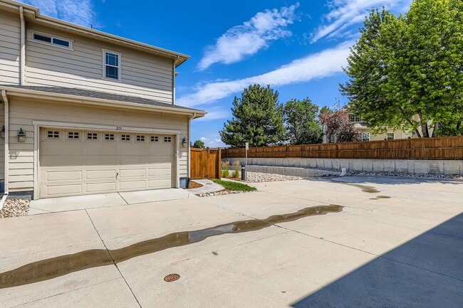 Building Photo - Welcome to this Beautifully Maintained 4-B...