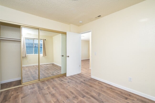 Building Photo - 2 BR 1 BA in Hemet. Unit in a single story...
