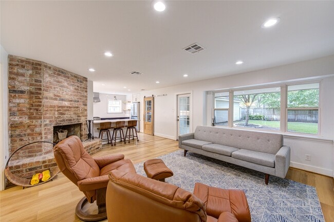 Building Photo - 1210 Shannon Valley Dr