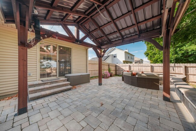 Building Photo - 4 Bed / 3 Bath ranch home