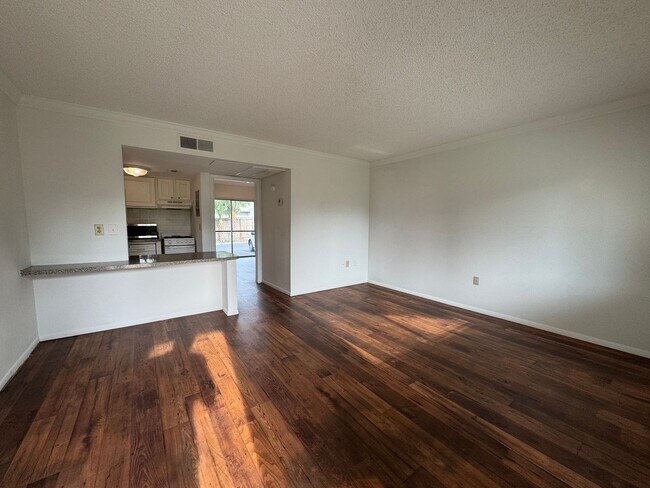 Building Photo - 139 Oyster Bay Cir