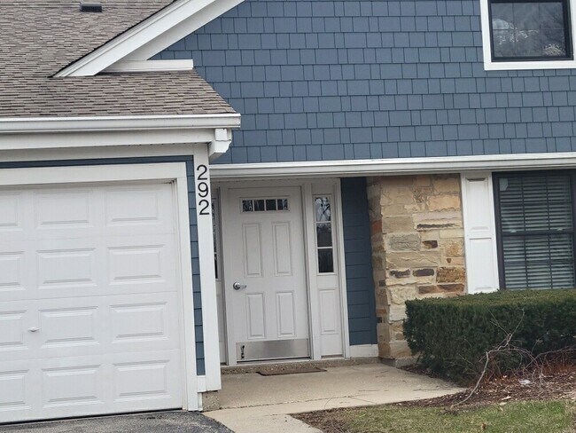 Primary Photo - 292 Middlebury Ct