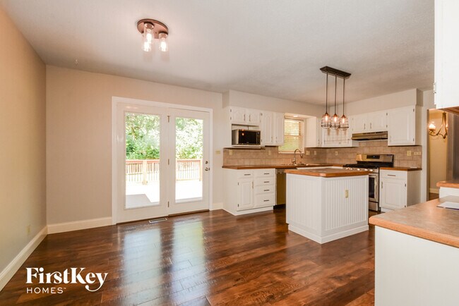 Building Photo - 1879 Smizer Mill Ct