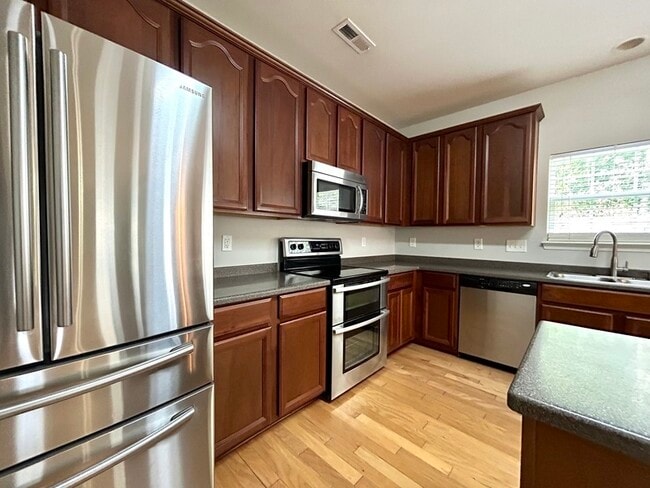 Building Photo - 5915 Parkstone Drive