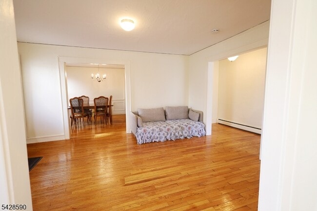 Building Photo - 15 Edgar St