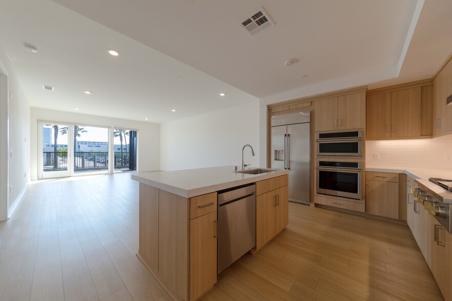 Building Photo - 2207 Rivington