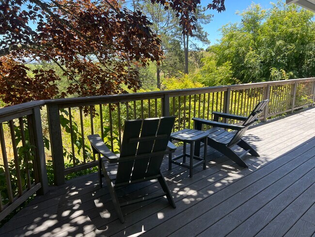 Building Photo - 3600 Bloomfield Rd