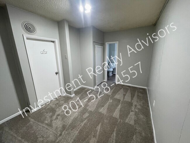 Building Photo - 403 E 2700 S