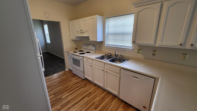 Building Photo - 6025 Prairie Meadow Dr