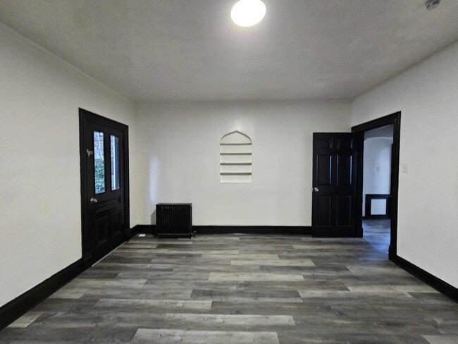 Building Photo - Beautiful 4 Bed, 1 Bath Home for Rent- Spacious, Modern, and Move in Ready!