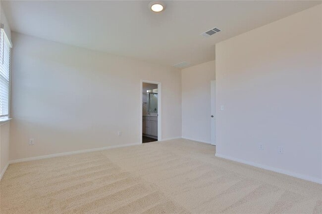 Building Photo - 132 Mackinac Ln