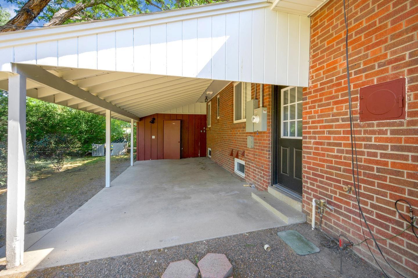 Building Photo - Classic brick Montclair home with covered ...