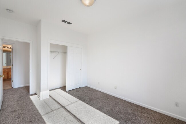 Building Photo - 6717 Sao Tiago Way