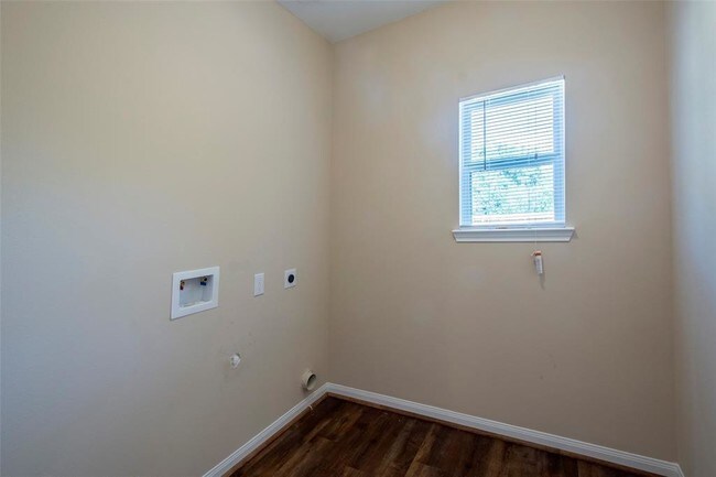 Building Photo - 8130 Cabot St